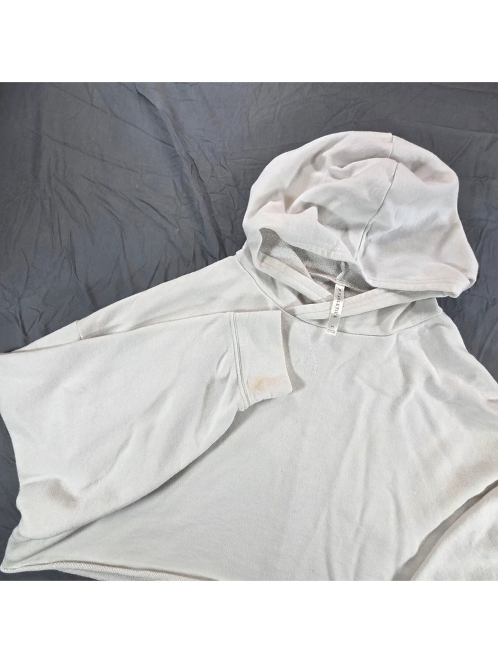 White cropped pullover hoodie from Fabletics